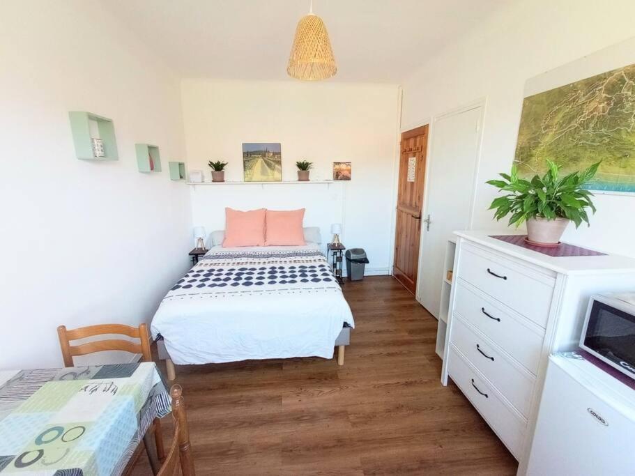 Comme Un Petit Studio - Totalement Independant - Entree Autonome Prades  Exterior foto